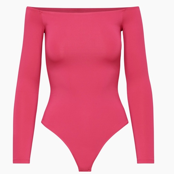 Babaton Contour Off-Shoulder Long Sleeve Bodysuit - Picture 2 of 11